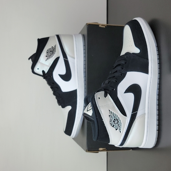 Jordan Other - Air Jordan 1 Mid SE White Black Diamond Men's Basketball Shoes